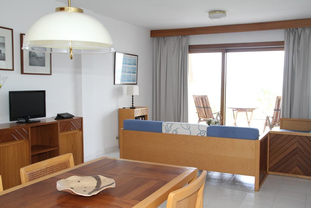 Apartamentos Marina 포엔샤 항구 객실 사진