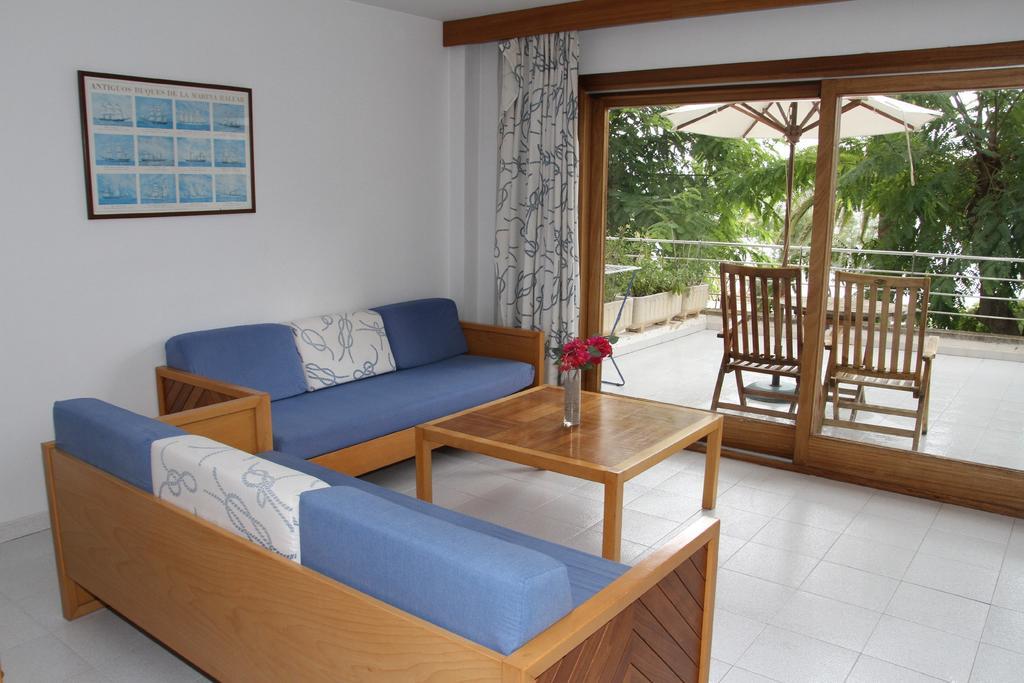 Apartamentos Marina 포엔샤 항구 객실 사진